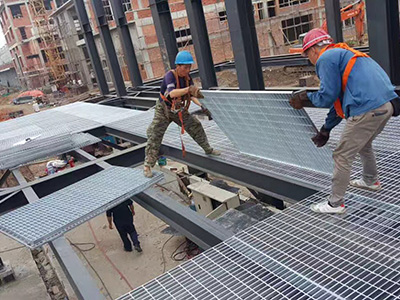 電廠專用鋼格板是一種廣泛應用于電力工業的建筑材料